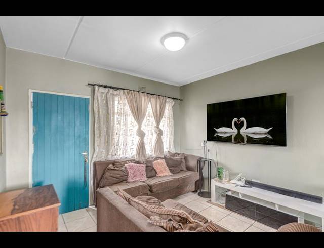 2 BEDROOM APARTMENT FOR SALE IN FLEURHOF